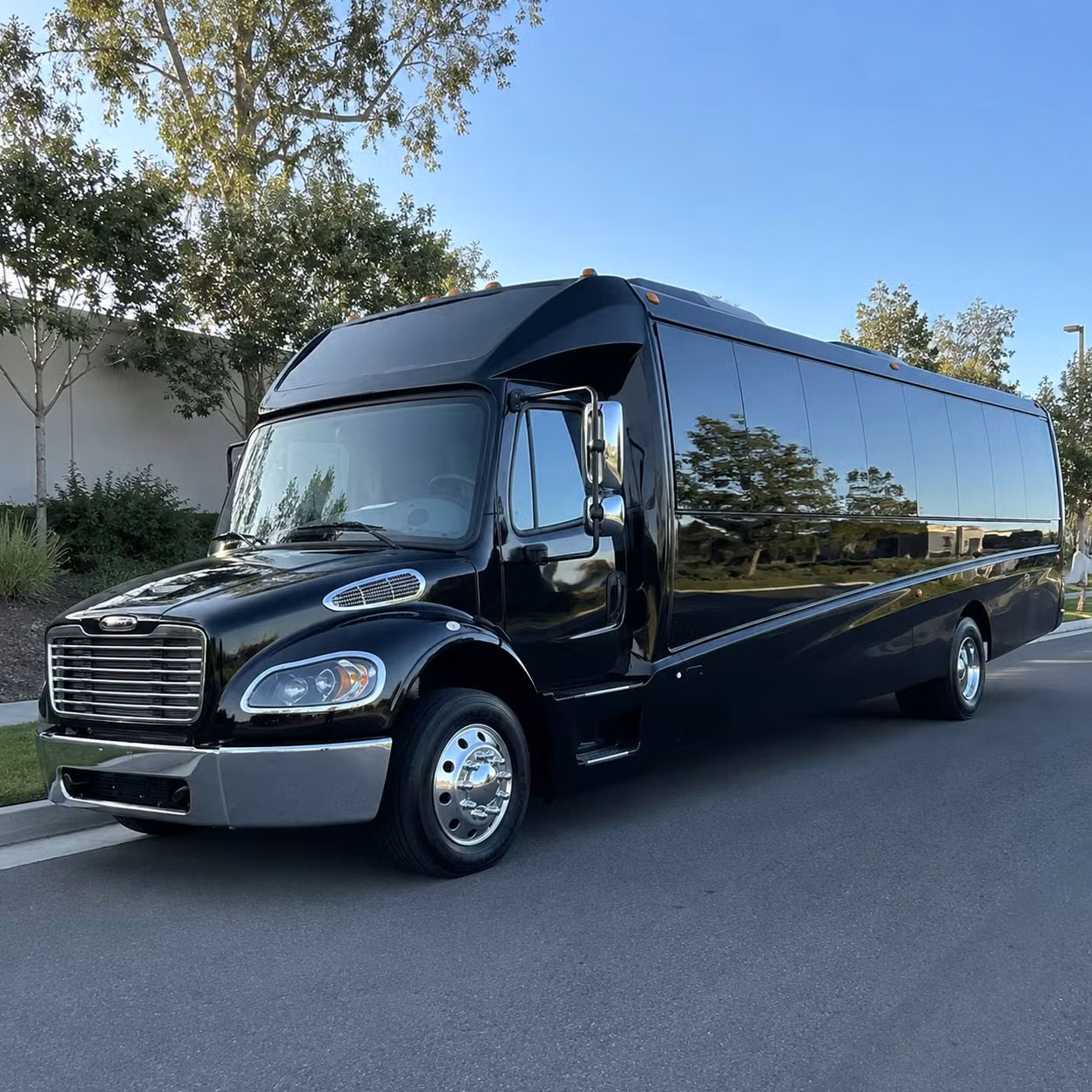 union city 25 passenger minibus rental